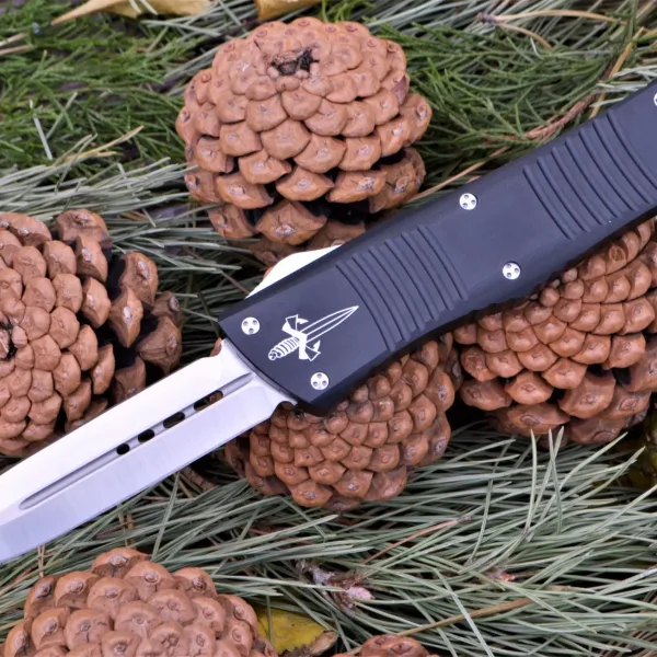 Microtech Combat Troodon
