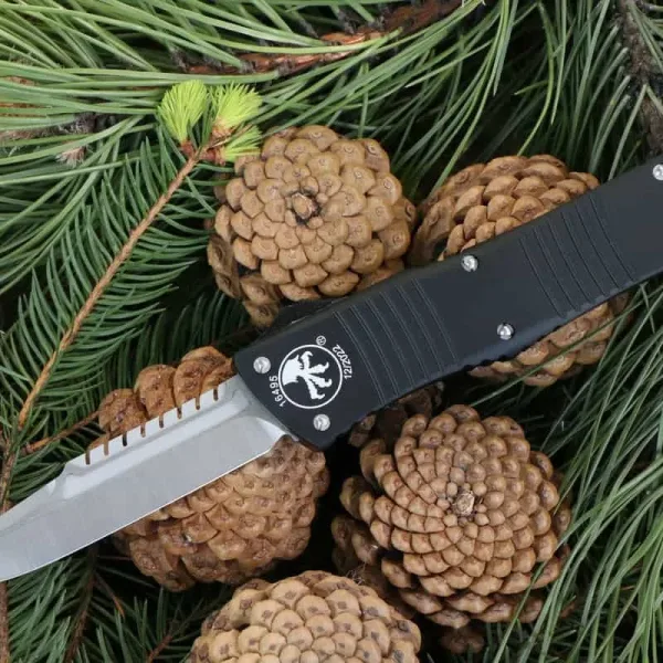 Microtech Combat Troodon Interceptor